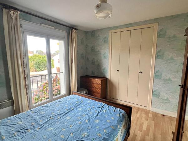 Pavillon sur sous-sol - 90 m² - 3 chambres , Saint denis de gastines