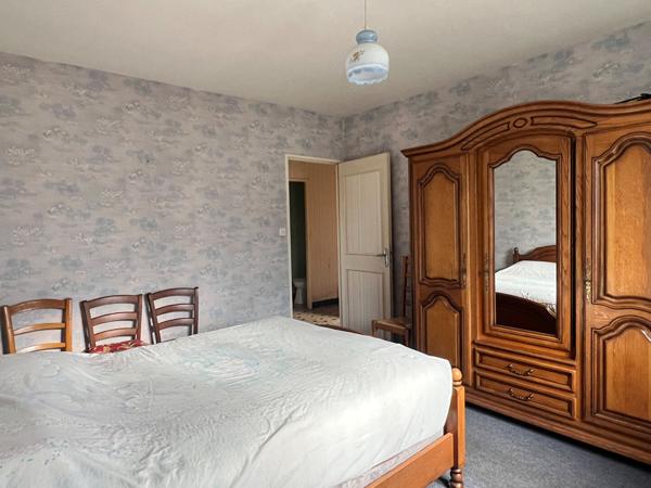 Pavillon sur sous-sol - 90 m² - 3 chambres , Saint denis de gastines
