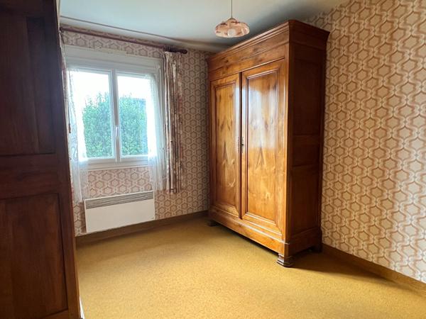 Pavillon sur sous-sol - 90 m² - 3 chambres , Saint denis de gastines