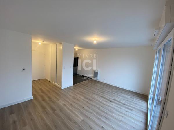 Appartement Nantes 1 pièce(s) 31.59 m2 + balcon