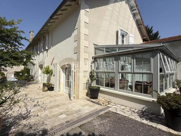 Propriété remarquable sur 2,5 Ha avec piscine!