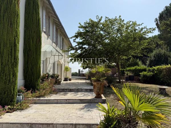 Propriété remarquable sur 2,5 Ha avec piscine!