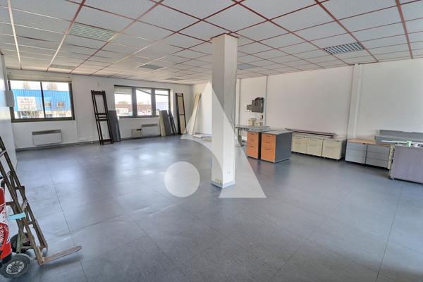 Local commercial 728 m2