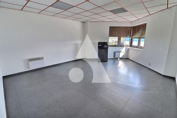 Local commercial 728 m2
