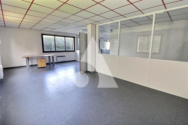 Local commercial 728 m2