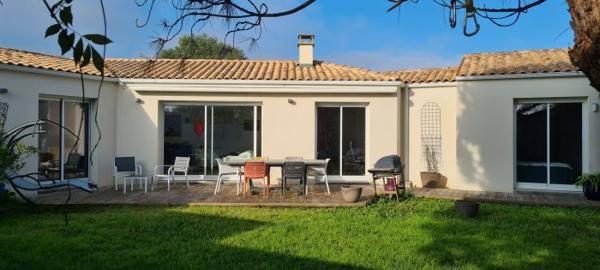 Maison plain-pied Dompierre-sur-Mer 172.49 m²
