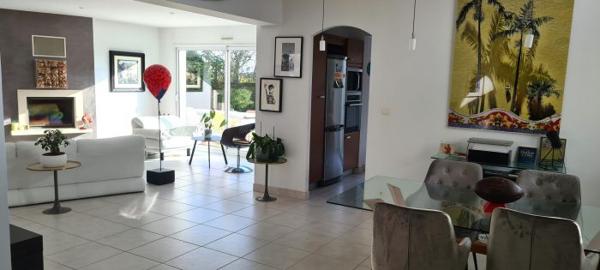 Maison plain-pied Dompierre-sur-Mer 172.49 m²