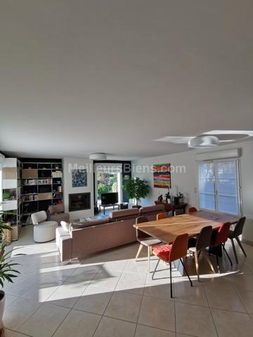 SAVONNIERES, magnifique maison 212 m2, 5 chambres, parc arboré