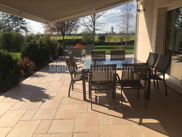 SAVONNIERES, magnifique maison 212 m2, 5 chambres, parc arboré