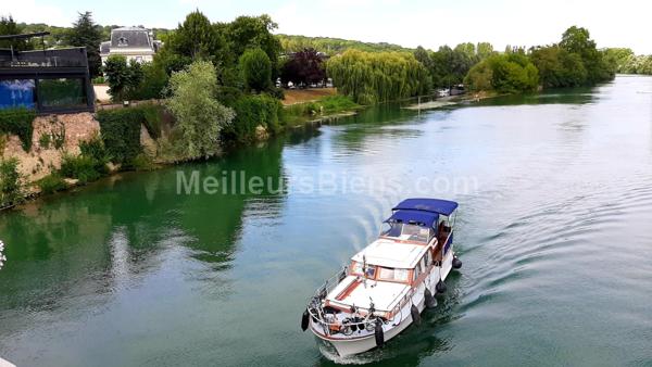 STUDIO AU CALME LUMINEUX DERNIER ETAGE AVEC BOX
