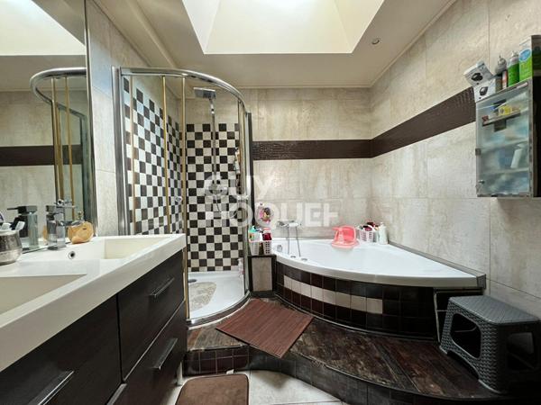 Maison d'Architecte à Vendre - 7 Pièces - Les Pavillons Sous Bois