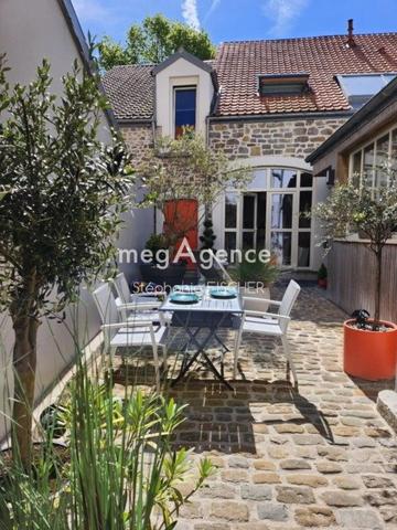 Maison à BOULOGNE-SUR-MER, 62200 - 9 pièces 190m²