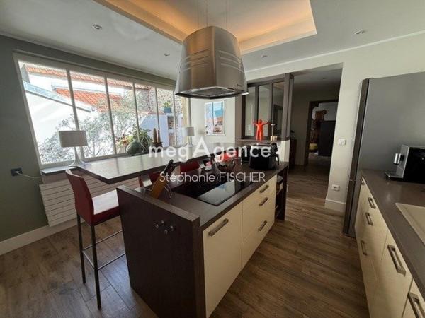 Maison à BOULOGNE-SUR-MER, 62200 - 9 pièces 190m²