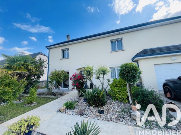 Maison à vendre 7 pièces 152 m² Saint-Pantaléon-de-Larche