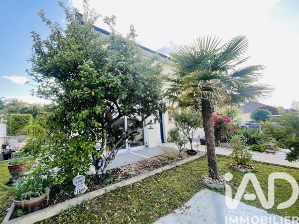 Maison à vendre 7 pièces 152 m² Saint-Pantaléon-de-Larche