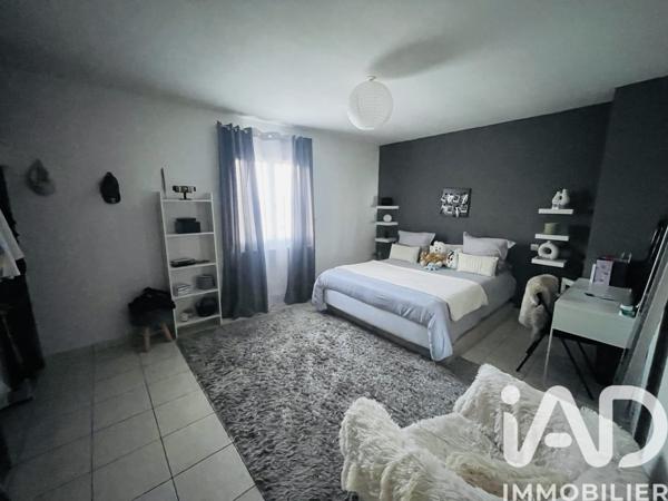 Maison à vendre 7 pièces 152 m² Saint-Pantaléon-de-Larche
