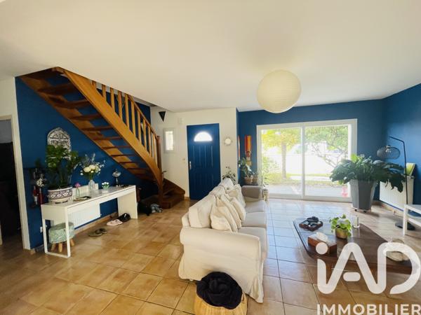 Maison à vendre 7 pièces 152 m² Saint-Pantaléon-de-Larche