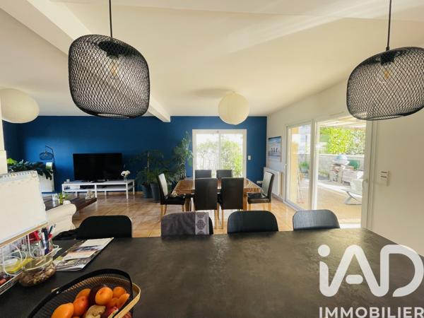Maison à vendre 7 pièces 152 m² Saint-Pantaléon-de-Larche