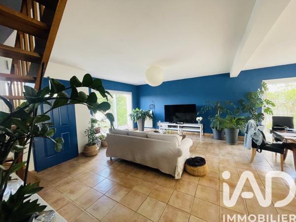 Maison à vendre 7 pièces 152 m² Saint-Pantaléon-de-Larche