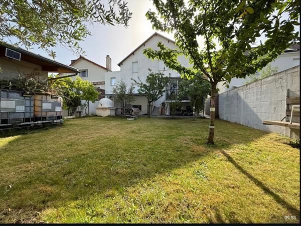 MAISON DE PRESTIGE – RÉNOVATION INTÉGRALE – FINITIONS HAUT DE GAMME – INSERT – CLIMATISATION RÉVERSIBLE – CHAUDIÈRE RÉCENTE – CUISINES ÉQUIPÉES – SALLES DE BAINS NEUVES – CUISINE D’ÉTÉ – FOUR À PIZZA