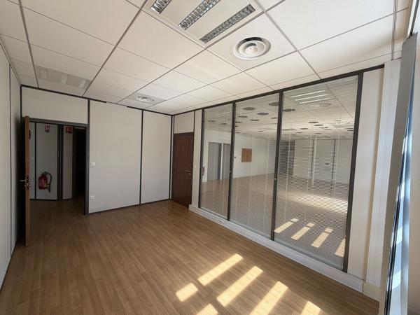 A LOUER BUREAUX 543 M2 COMPIEGNE - PÉNÉTRANTE DE VILLE
