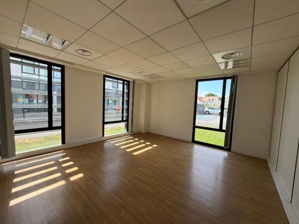 A LOUER BUREAUX 543 M2 COMPIEGNE - PÉNÉTRANTE DE VILLE