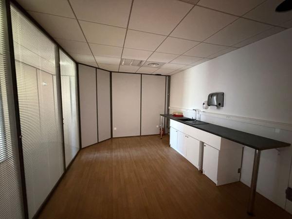 A LOUER BUREAUX 543 M2 COMPIEGNE - PÉNÉTRANTE DE VILLE