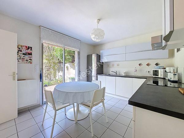 ORVAULT : En VENTE ! Maison familiale 4 chambres, 3 points d'eau, séjour exposé SO sur parcelle de près de 1000m²