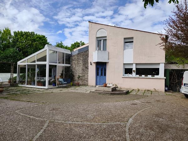 Breuil Magne, maison atypique, 4 chambres,160 m2