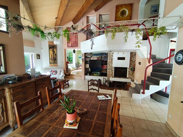 Breuil Magne, maison atypique, 4 chambres,160 m2