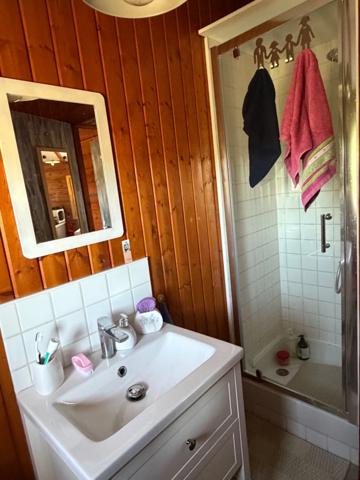 CONFORTABLE CHALET SUR GRAND PARC ARBORÉ