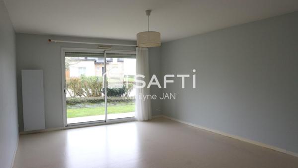 A Tinténiac, appartement proche des commodités.