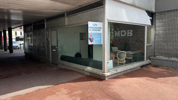 LOCAL COMMERCIAL LOUÉ – INVESTISSEMENT LOCATIF RENTABLE – TOURCOING CENTRE