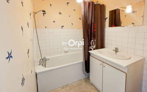 Appartement à vendre    3 pièces •  Montluçon