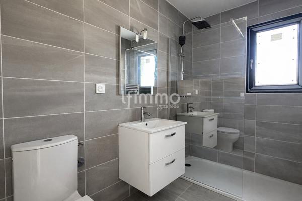 Maison T4 plain pied avec garage et terrain 360 m² clos