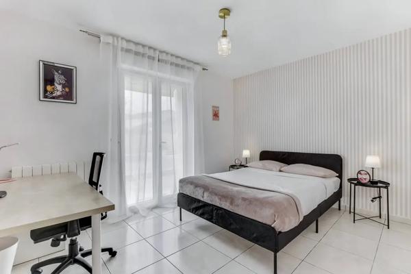 MAISON FAMILIALE T7 180 M2 PISCINE PANNEAUX SOLAIRES