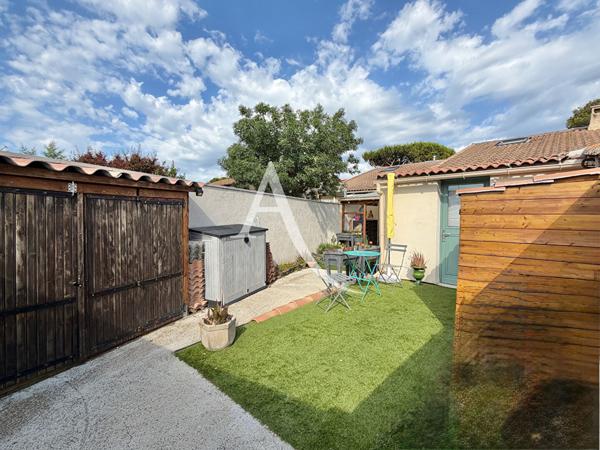 PALAVAS-LES-FLOTS - RIVE DROITE - MAISON - VUE ÉTANG - 87 M² - UNE PARCELLE DE 204 M² - UNE CHAMBRE - UN COIN NUIT OU BUREAU - UNE CHAMBRE EN MEZZANINE + UN APPARTEMENT 2 PIÈCES INDÉPENDANT.