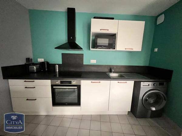 Appartement à louer 2 pièces 79.24m² Mézières-en-Brenne (36290)