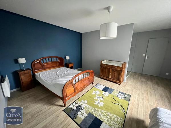 Appartement à louer 2 pièces 79.24m² Mézières-en-Brenne (36290)