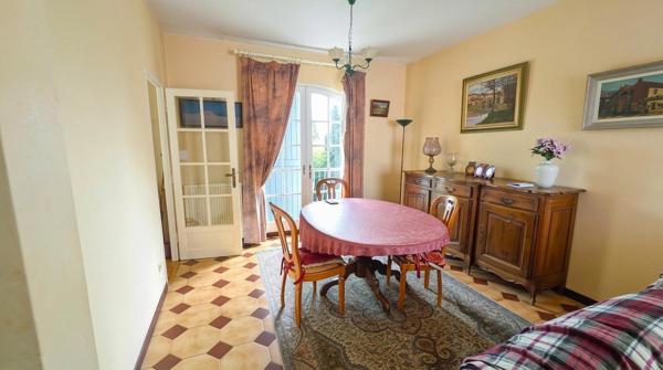 5 CHAMBRES ET PISCINE DANS UN SECTEUR PRIVILEGIE !