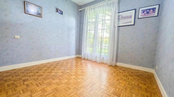 5 CHAMBRES ET PISCINE DANS UN SECTEUR PRIVILEGIE !
