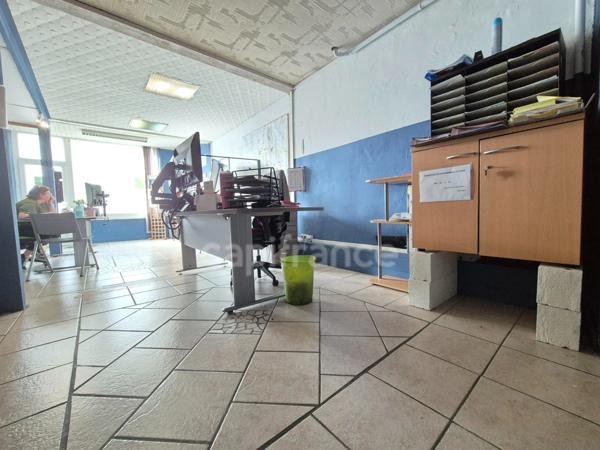 Local commercial/bureau à vendre SAUJON (17)
