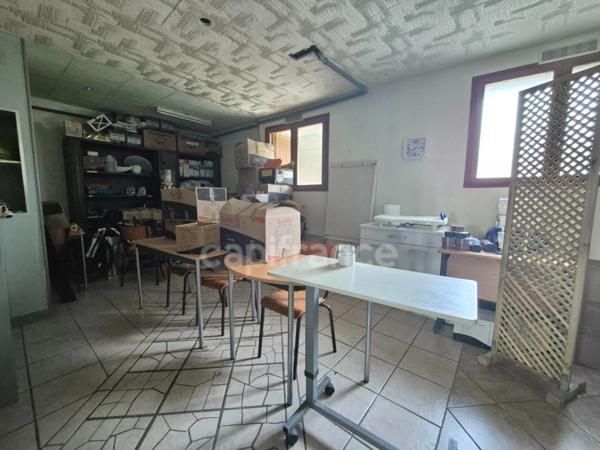 Local commercial/bureau à vendre SAUJON (17)