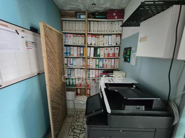 Local commercial/bureau à vendre SAUJON (17)