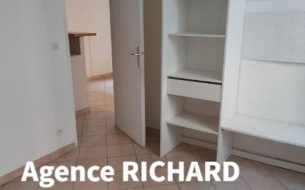 Appartement à louer    2 pièces • 28 m2 Ollioules