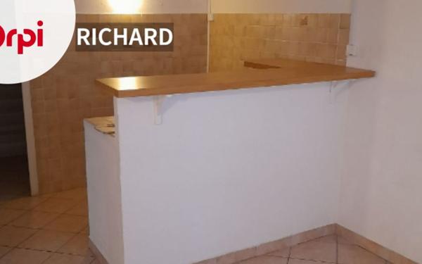 Appartement à louer    2 pièces • 28 m2 Ollioules