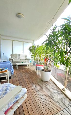 BANDOL proche centre avec terrasse et parking