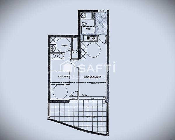 BANDOL proche centre avec terrasse et parking