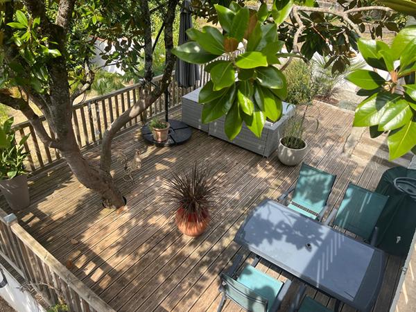 Maison proche Hôpital au calme en excellent état avec un beau jardin