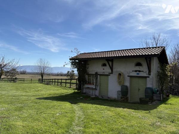 A VENDRE - MAISON DE CARACTERE - SH : 458 m2 - 12 pièces - 5 chambres - Sur 2.985 m2.